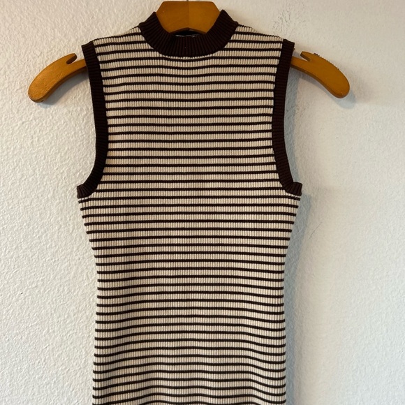 Frankies Bikini Mila Cloud Knit Sleeveless Sweater Top in 70s Stripe Size M - Picture 5 of 9